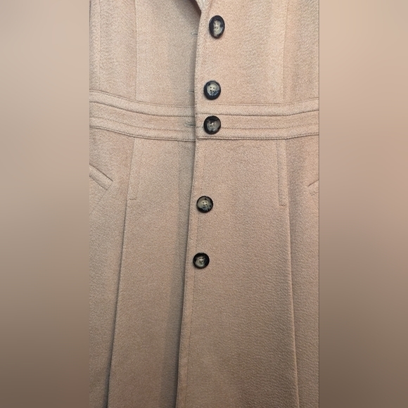 EUC Burberry tan trench coat 100% camel hair princess cut button down half 2 - Picture 15 of 16